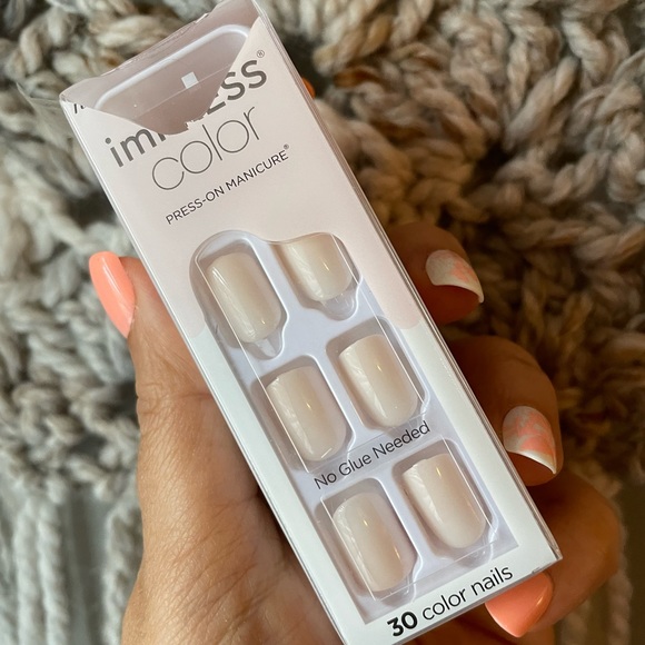 Impress Press On Dashing Diva Nail Lot: Cream Aqua Purple Short Med Nails - Picture 2 of 6